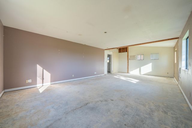 12141 Kern Drive, Redding, CA 96003