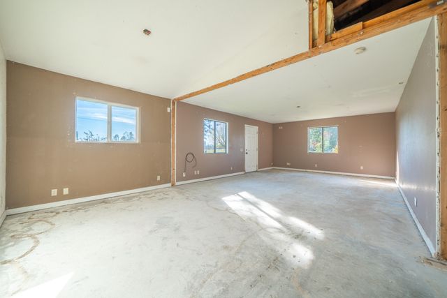 12141 Kern Drive, Redding, CA 96003