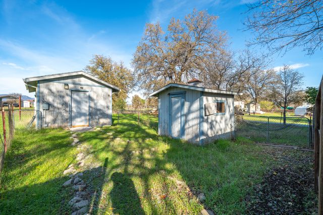 12141 Kern Drive, Redding, CA 96003