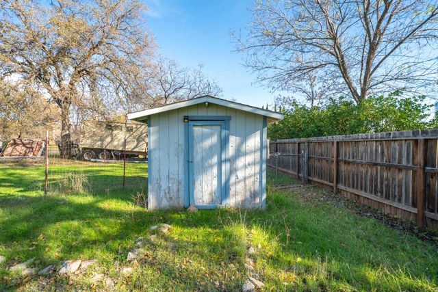 12141 Kern Drive, Redding, CA 96003