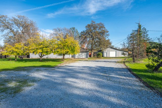 12141 Kern Drive, Redding, CA 96003