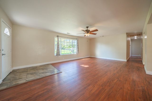 12141 Kern Drive, Redding, CA 96003