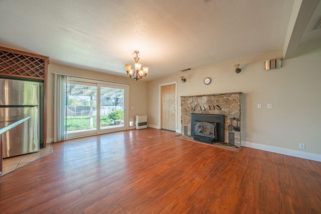 12141 Kern Drive, Redding, CA 96003