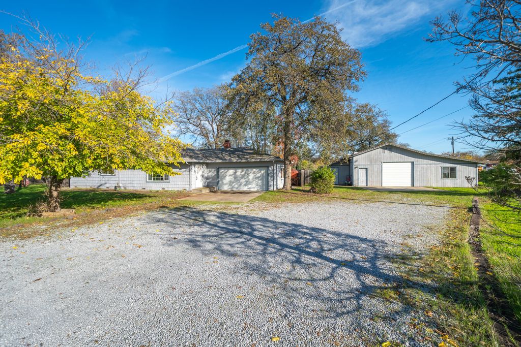 12141 Kern Drive, Redding, CA 96003