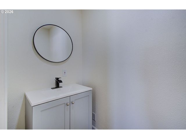 3209 BRIDGE St, Vancouver, WA 98661