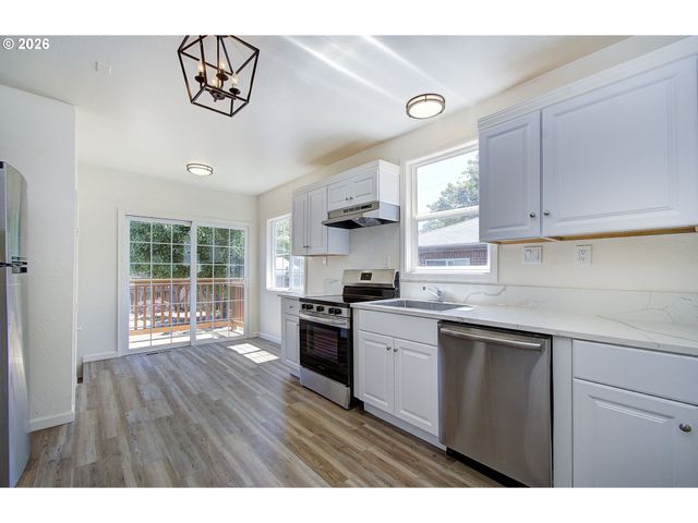 3209 BRIDGE St, Vancouver, WA 98661