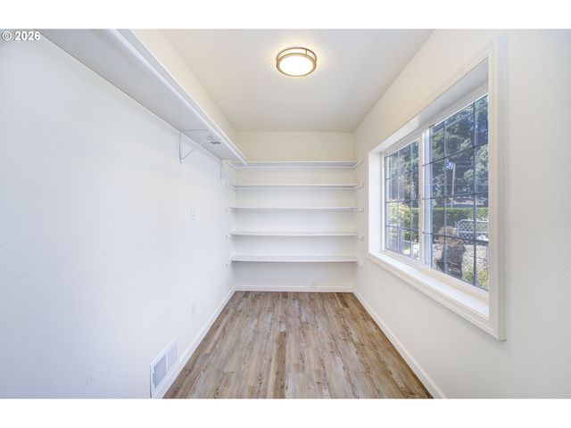 3209 BRIDGE St, Vancouver, WA 98661