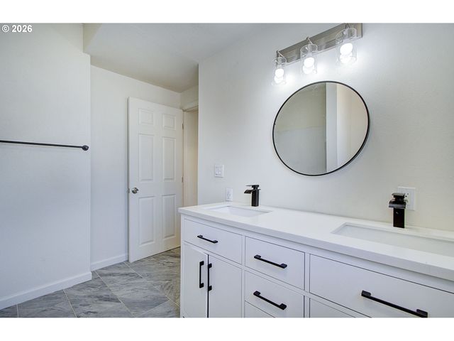 3209 BRIDGE St, Vancouver, WA 98661