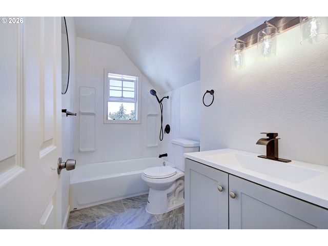 3209 BRIDGE St, Vancouver, WA 98661