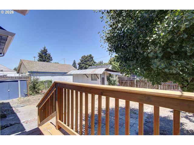 3209 BRIDGE St, Vancouver, WA 98661