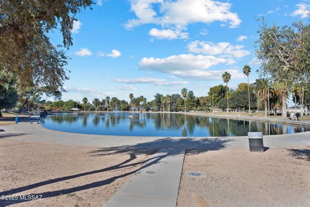 3601 E March Place, Tucson, AZ 85713