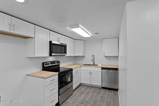 3601 E March Place, Tucson, AZ 85713