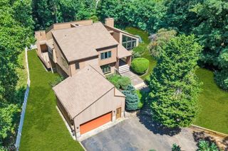 6 Sugar Ln, Holmdel Twp., NJ 07733