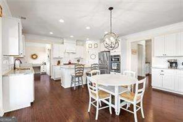 496 Spring View Drive, Woodstock, GA 30188