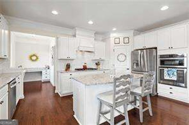 496 Spring View Drive, Woodstock, GA 30188
