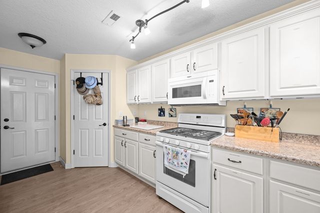 315 E Lotte Street, Blue Grass, IA 52726