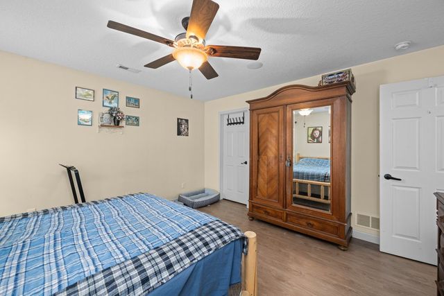315 E Lotte Street, Blue Grass, IA 52726