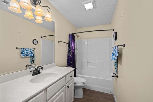 315 E Lotte Street, Blue Grass, IA 52726