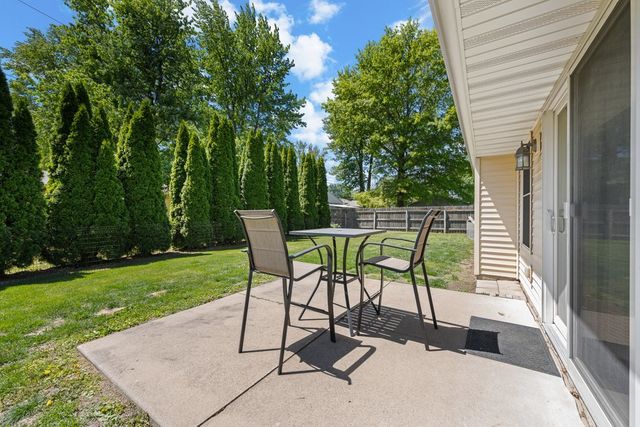 315 E Lotte Street, Blue Grass, IA 52726