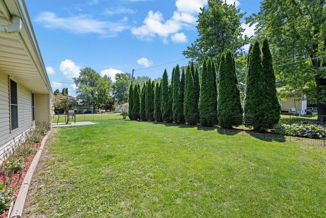 315 E Lotte Street, Blue Grass, IA 52726