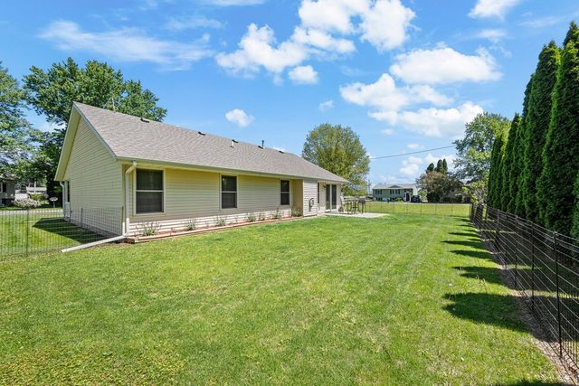 315 E Lotte Street, Blue Grass, IA 52726
