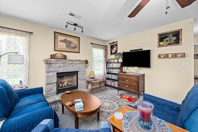315 E Lotte Street, Blue Grass, IA 52726