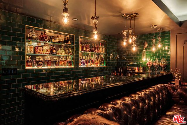 18875 Pasadero Drive, Tarzana, CA 91356