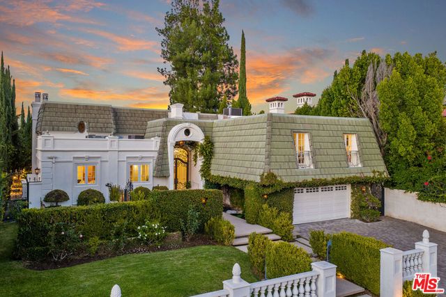 18875 Pasadero Drive, Tarzana, CA 91356