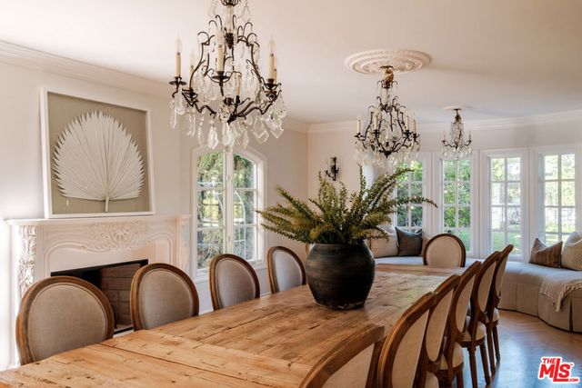 18875 Pasadero Drive, Tarzana, CA 91356