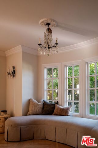 18875 Pasadero Drive, Tarzana, CA 91356