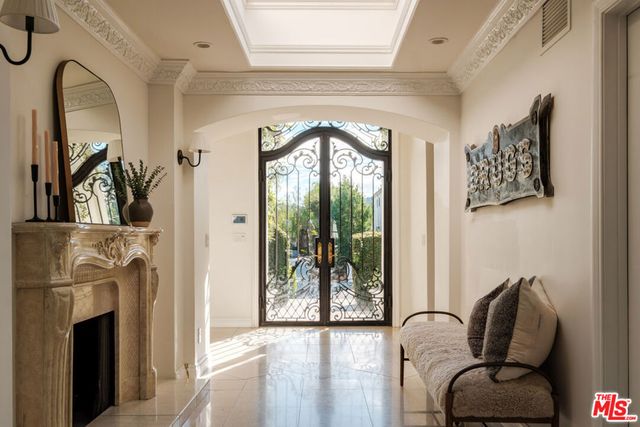 18875 Pasadero Drive, Tarzana, CA 91356