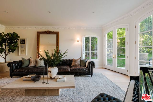 18875 Pasadero Drive, Tarzana, CA 91356