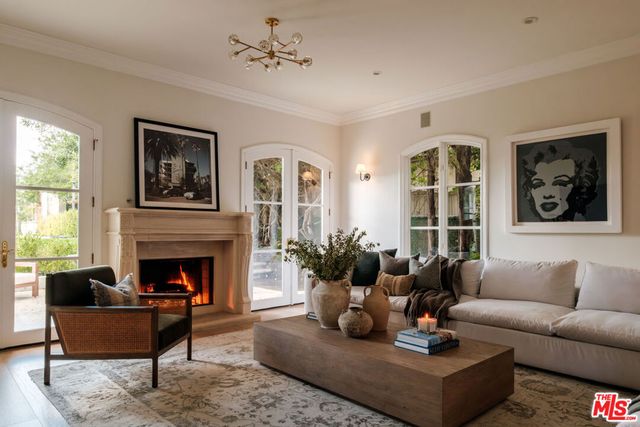 18875 Pasadero Drive, Tarzana, CA 91356