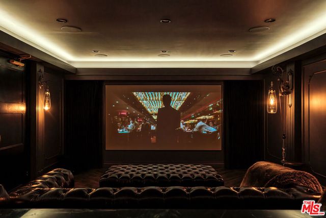 18875 Pasadero Drive, Tarzana, CA 91356