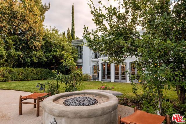 18875 Pasadero Drive, Tarzana, CA 91356