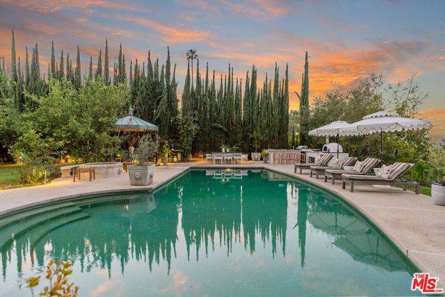 18875 Pasadero Drive, Tarzana, CA 91356