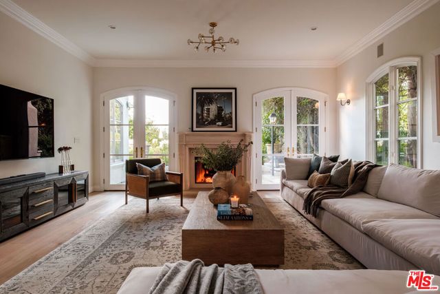 18875 Pasadero Drive, Tarzana, CA 91356