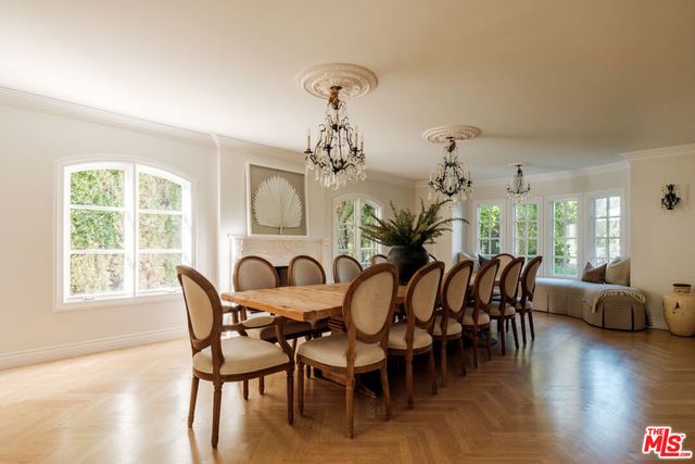 18875 Pasadero Drive, Tarzana, CA 91356