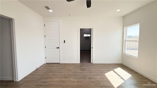 5909 N Playa Del Sol Street, Edinburg, TX 78542