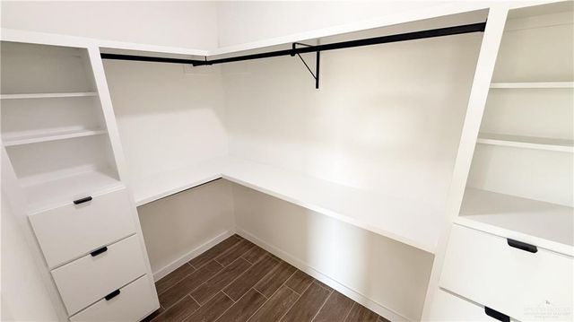 5909 N Playa Del Sol Street, Edinburg, TX 78542