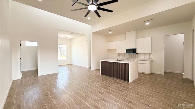 5909 N Playa Del Sol Street, Edinburg, TX 78542