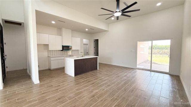 5909 N Playa Del Sol Street, Edinburg, TX 78542