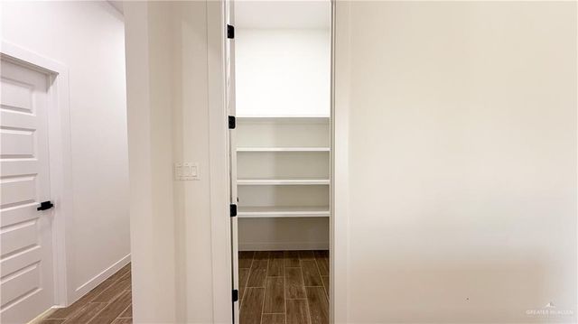 5909 N Playa Del Sol Street, Edinburg, TX 78542