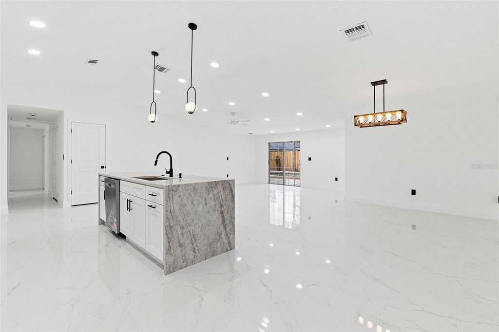 Image 11 of property listing at 5308 BLACK PINE DRIVE, Tampa, FL 33624