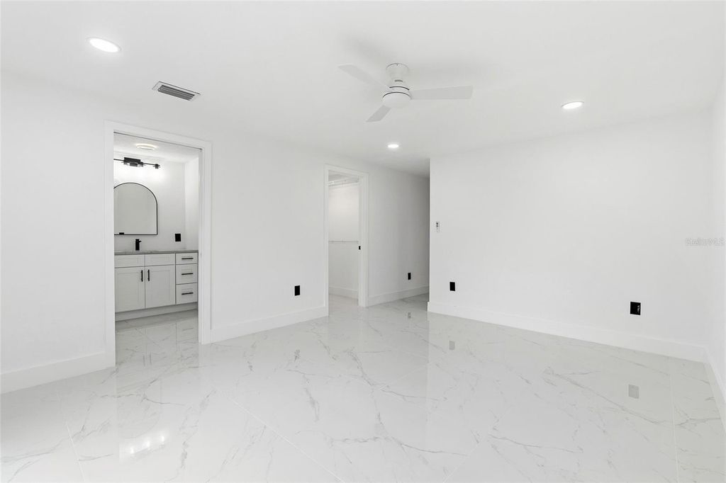 Image 18 of property listing at 5308 BLACK PINE DRIVE, Tampa, FL 33624