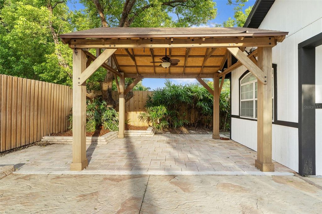 Image 30 of property listing at 5308 BLACK PINE DRIVE, Tampa, FL 33624