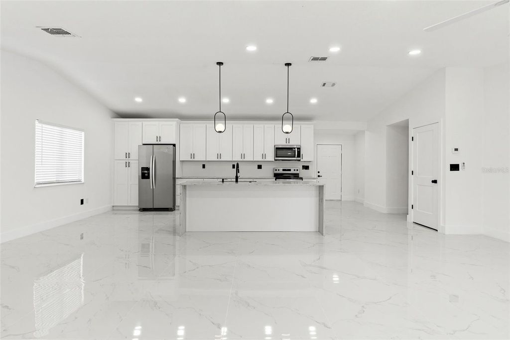 Image 5 of property listing at 5308 BLACK PINE DRIVE, Tampa, FL 33624
