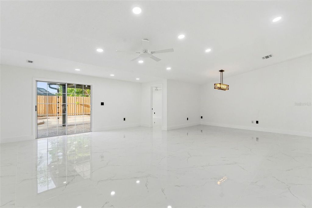 Image 7 of property listing at 5308 BLACK PINE DRIVE, Tampa, FL 33624
