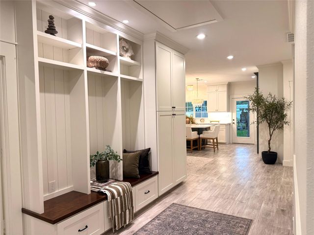 407 Harris Road, Highlands, TX 77562