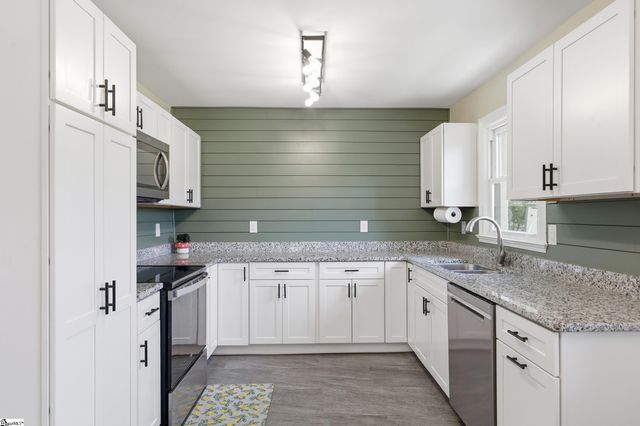 23 Blue Mountain Drive, Greenville, SC 29617